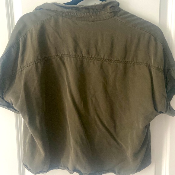 Green Crop Top - Picture 2 of 2